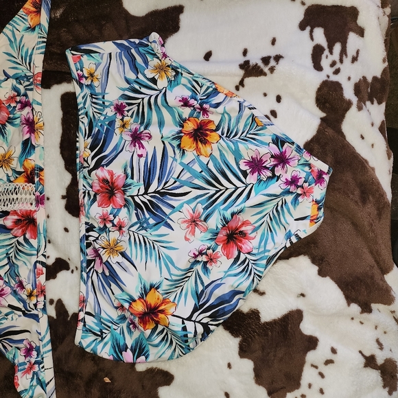 Bathing suit. - Picture 2 of 2